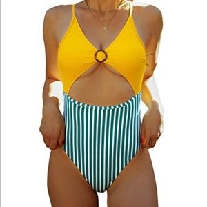 Cupshe o-ring cutout one piece Sz M